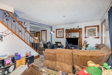 214 N Elm St, Owosso, MI 48867 - photo 3