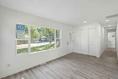 33448 N Greentree Rd, Grayslake, IL 60030 - photo 3