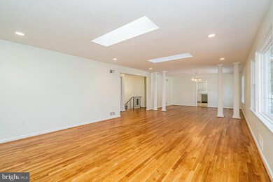 12126 Stirrup Rd, Reston, VA 20191 - photo 4