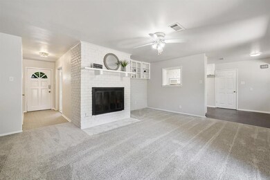 512 Caduceus Ln, Hurst, TX 76053 - photo 4