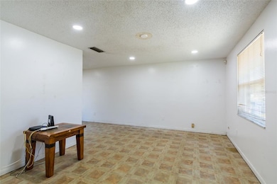 3609 Sugarcreek Dr, Tampa, FL 33619 - photo 7