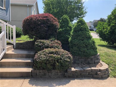 502 Belmont Dr, Raymore, MO 64083 - photo 2