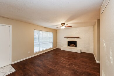 16910 Bougainvilla Ln, Friendswood, TX 77546 - photo 2