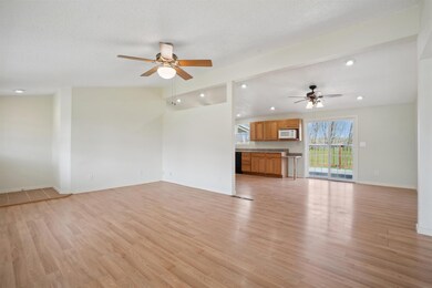 7345 Osage Rd, Waterloo, IA 50703 - photo 7