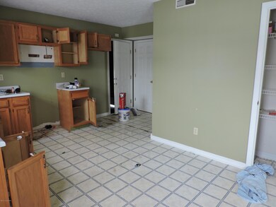 806 Helmwood Cir, Mount Washington, KY 40047 - photo 7