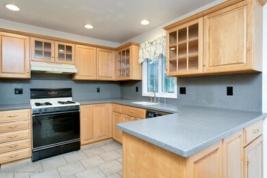 6 Marlpit Pl Middletown NJ-large-020-22-