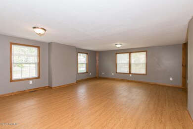 612 E Green St, Marshall, MI 49068 - photo 5
