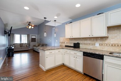 208 Curlew Ln, Mount Holly, NJ 08060 - photo 6