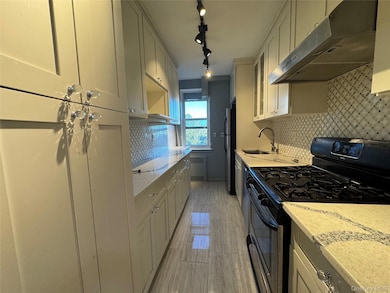 Cathedral Gardens unit 4A, Hempstead, NY 11550 - photo 3