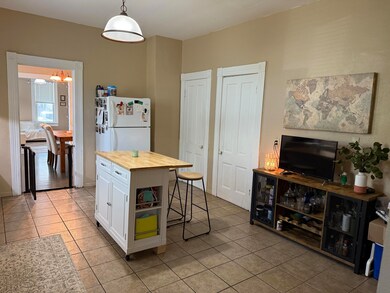706 - Kitchen 1-2