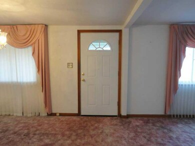 Entry/Foyer.
