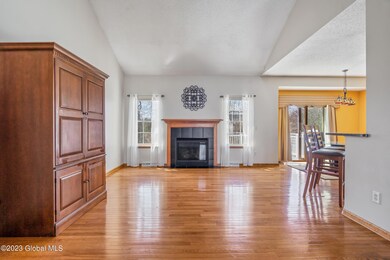 18 Camden Cir, Delmar, NY 12054 - photo 4