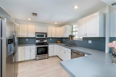 698 Fernwood Rd #B, Key Biscayne, FL 33149 - photo 6