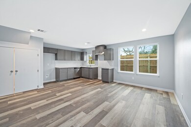 6811 Glass St, Houston, TX 77016 - photo 4