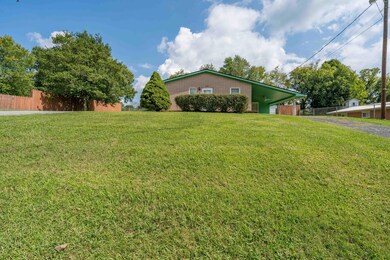 1419 Stoneybrook Dr, Johnson City, TN 37601 - photo 2