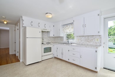 75 Rosella St, Springfield, MA 01118 - photo 4