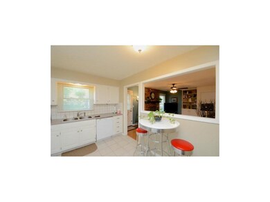 Eat-in Kitchen