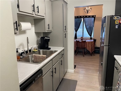 1112 Eagle Feather Cir unit A, Dayton, OH 45449 - photo 4