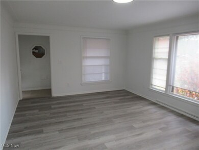 285 Marion Dr, Bedford, OH 44146 - photo 6