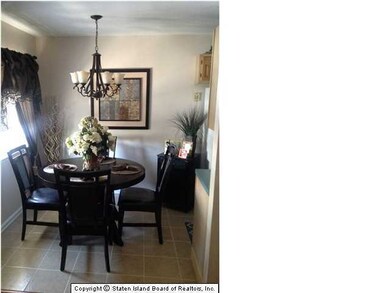 72 Ashley Ln, Staten Island, NY 10309 - photo 5