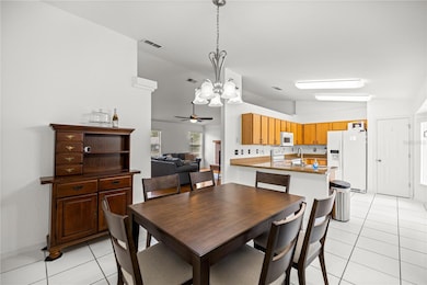 Combo Kitchen/Dining