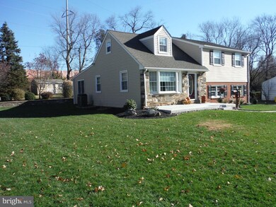 1608 Dogwood Rd, Flourtown, PA 19031 - photo 2