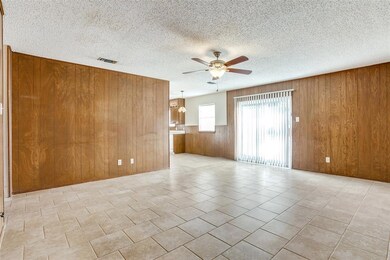 505 W Redbud Dr, Hurst, TX 76053 - photo 4