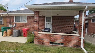 17050 Stricker Ave, Eastpointe, MI 48021 - photo 3