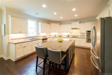 Gourmet kitchen