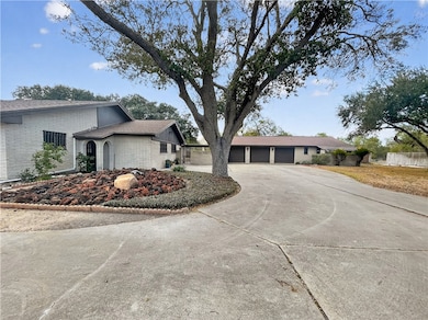 3201 S Brahma Blvd, Kingsville, TX 78363 - photo 4