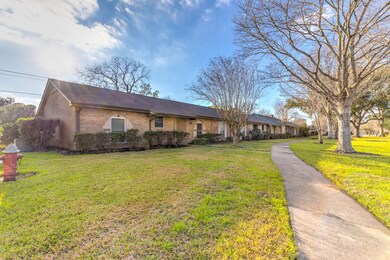 4014 Laura Leigh Dr unit 4014, Friendswood, TX 77546 - photo 2