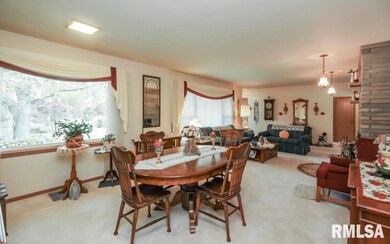 1816 W 43rd St, Davenport, IA 52806 - photo 4