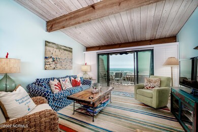 Open concept living & dining area