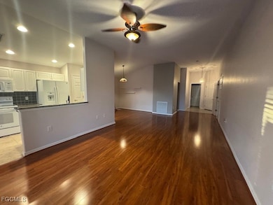 10018 Oakhurst Way, Fort Myers, FL 33913 - photo 5