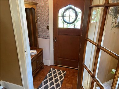 377 Bennett St, North Tonawanda, NY 14120 - photo 3