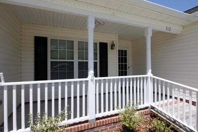 312 Richmond Dr, Jacksonville, NC 28540 - photo 3