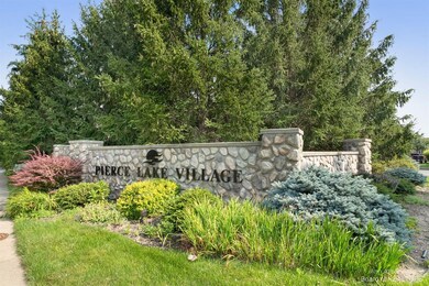 120 Willow Ct unit 20, Chelsea, MI 48118 - photo 2