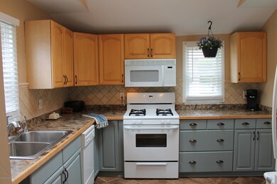 147 Sampson - Kitchen 3