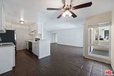 Encino Newcastle unit 22, Encino, CA 91316 - photo 5