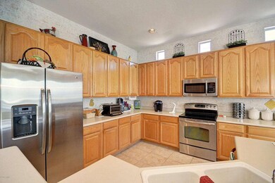 6 - Kitchen