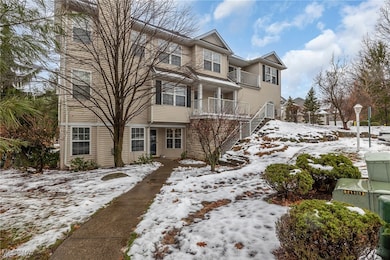 5250 Whispering Oaks Blvd unit C1, Cleveland, OH 44134 - photo 3