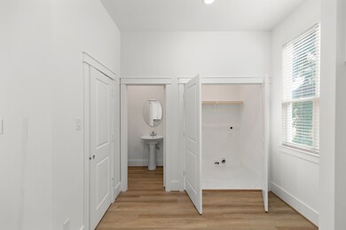 606 Hawthorn Grove Ln, Houston, TX 77009 - photo 3