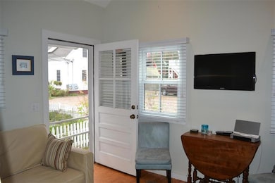 10 Washington Ave unit 1, Provincetown, MA 02657 - photo 5