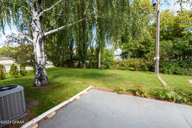 0883 801 Walnut St-DevilsLake