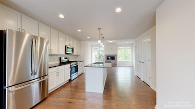 2731 Bristol Ridge Dr, Ann Arbor, MI 48105 - photo 2