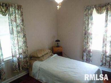 1101 Keokuk St, Lincoln, IL 62656 - photo 7