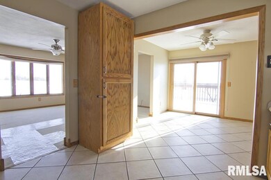 4708 Montana Ave, Davenport, IA 52806 - photo 3