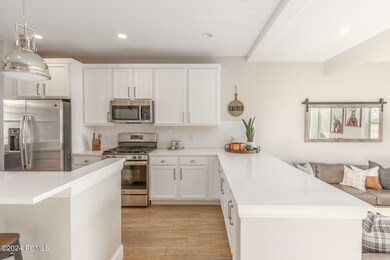 004_11-1048_west_cattail_court11_429