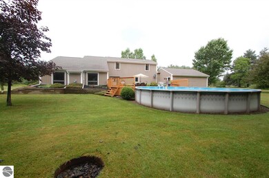 1721 Orchard Ln, West Branch, MI 48661 - photo 2