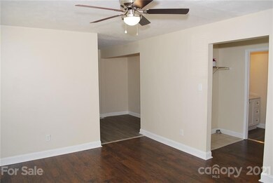 333 Brevard St, Statesville, NC 28677 - photo 5